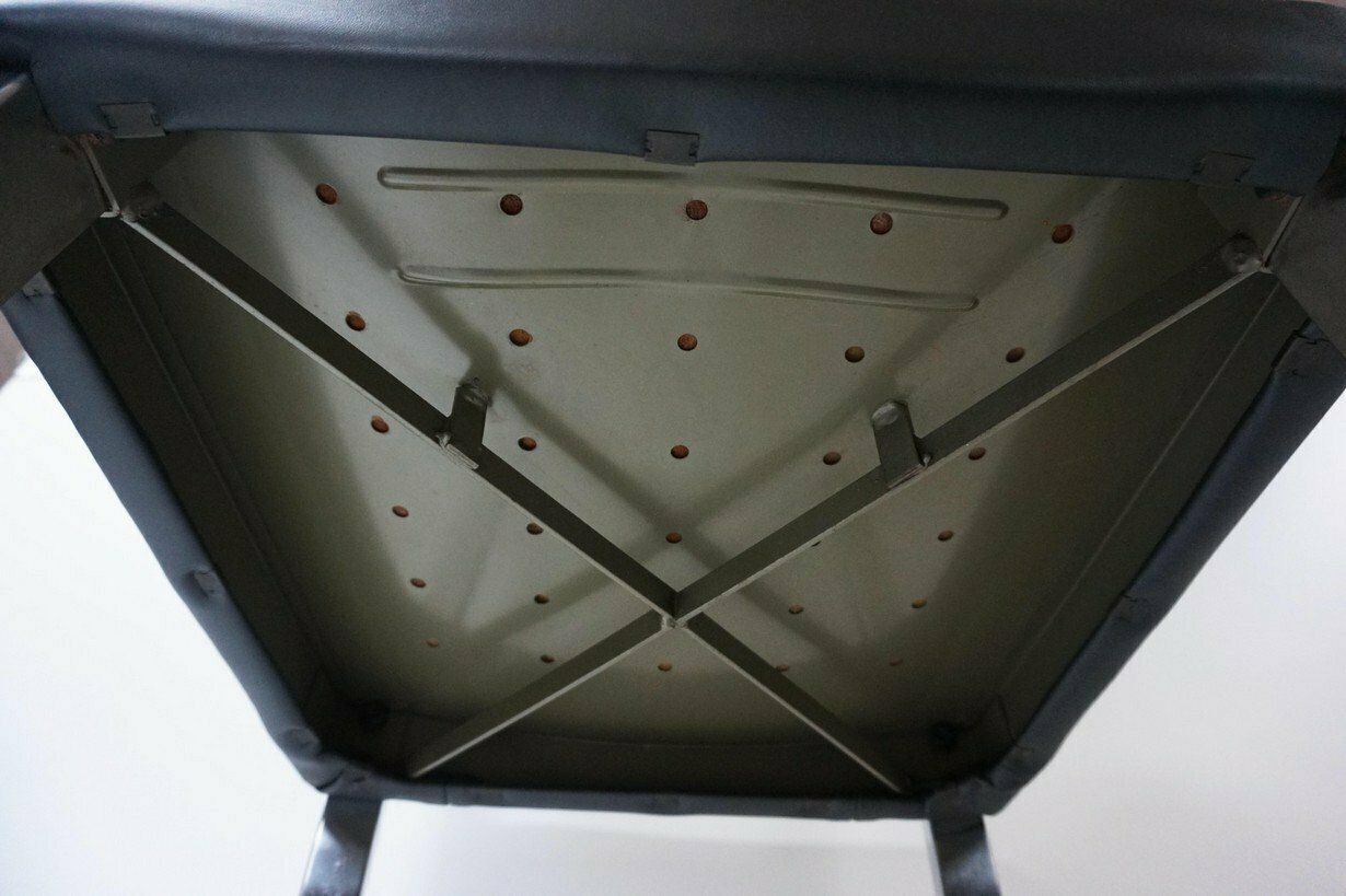 photo vintage Art Deco Machine Age Industrial Chrome & Leatherette Dining Chairs, 1950s, Set Of 4
