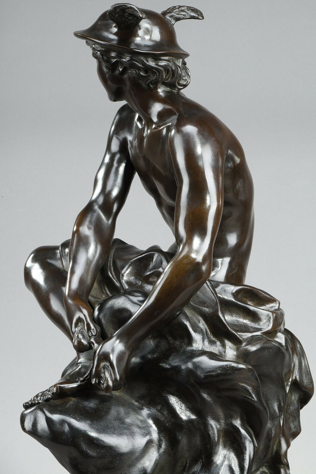 Large Bronze After Pigalle, "Mercure Attachant Ses Talonnières", 19th Century photo vinterior