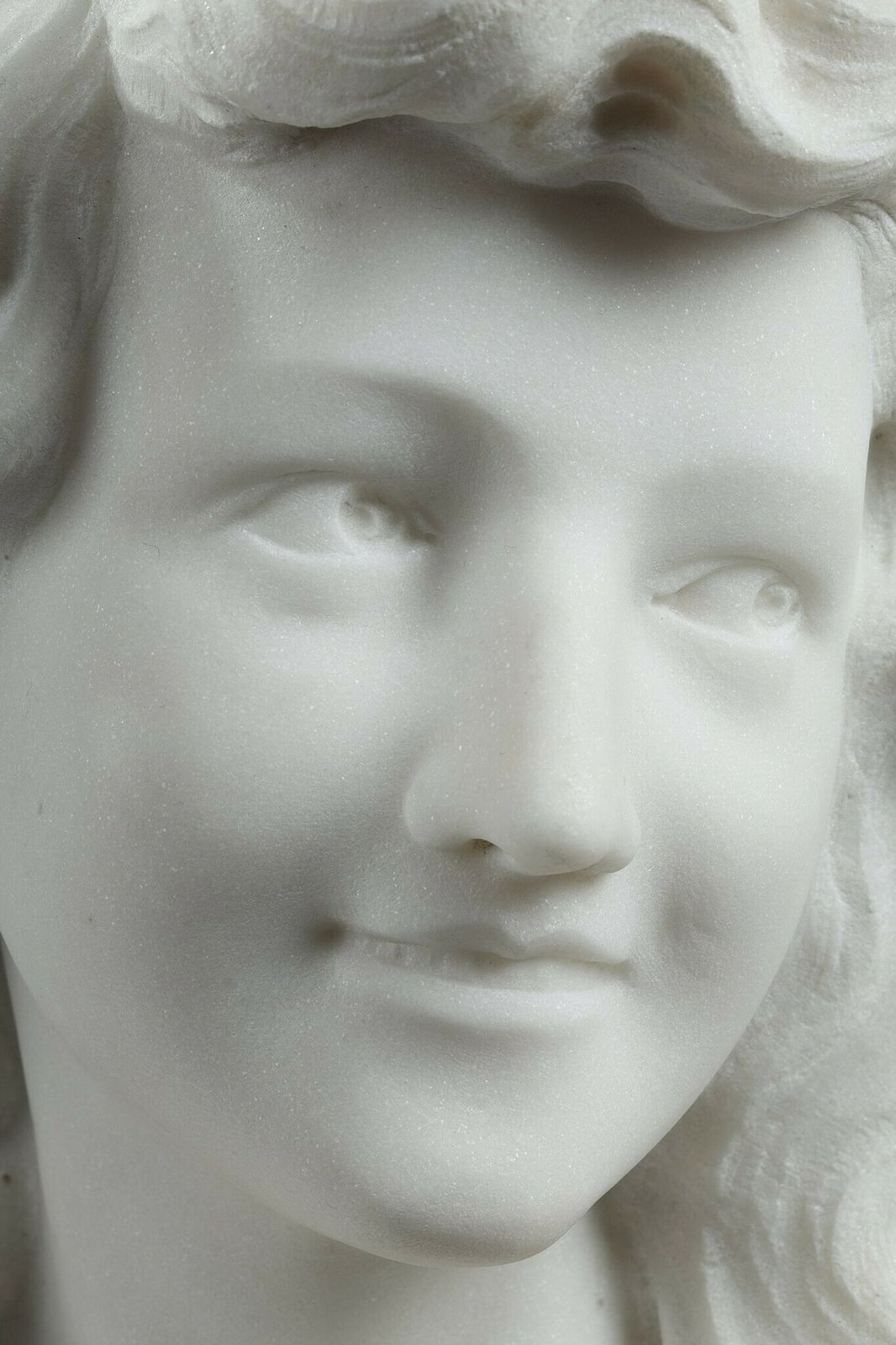 2542.0 Bust Of A Young Woman In Carrara Marble, 19th Century photo