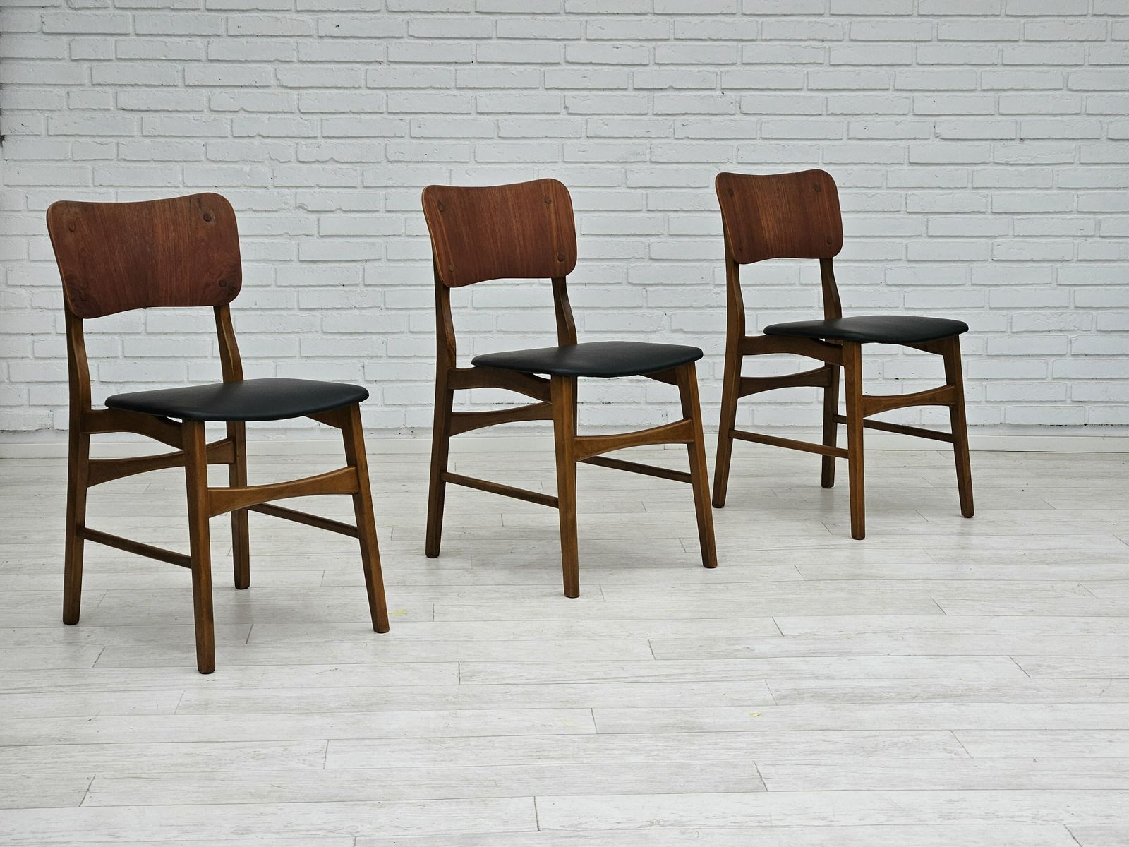 1960s, Danish Design By Ib Kofod Larsen, Set Of 3 Dining Chairs Model 62.