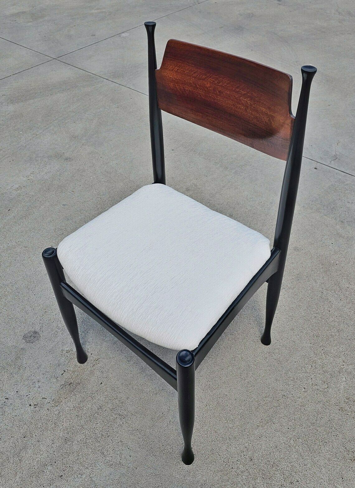 Set Of 4 Fully Refurbished Mid Century Modern Dining Chairs In Beech And Mahogany Attributed To Paolo Buffa // Made In Italy In 1950s photo for sale