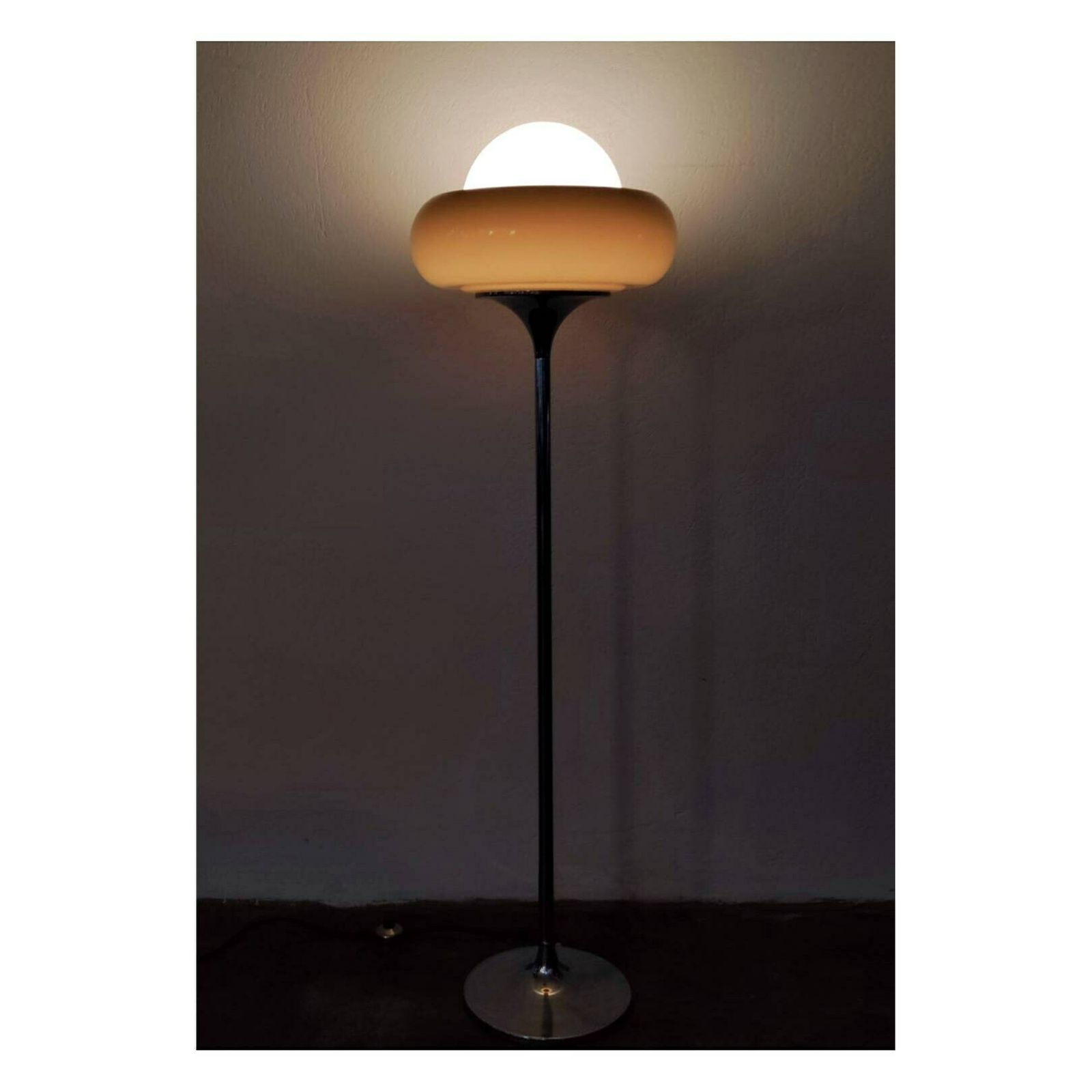 Large Tulip Floor Lamp By Harvey Guzzini Studio // Guzzini Floor Lamp // Guzzini For Meblo // Made In Yugoslavia photo Lighting
