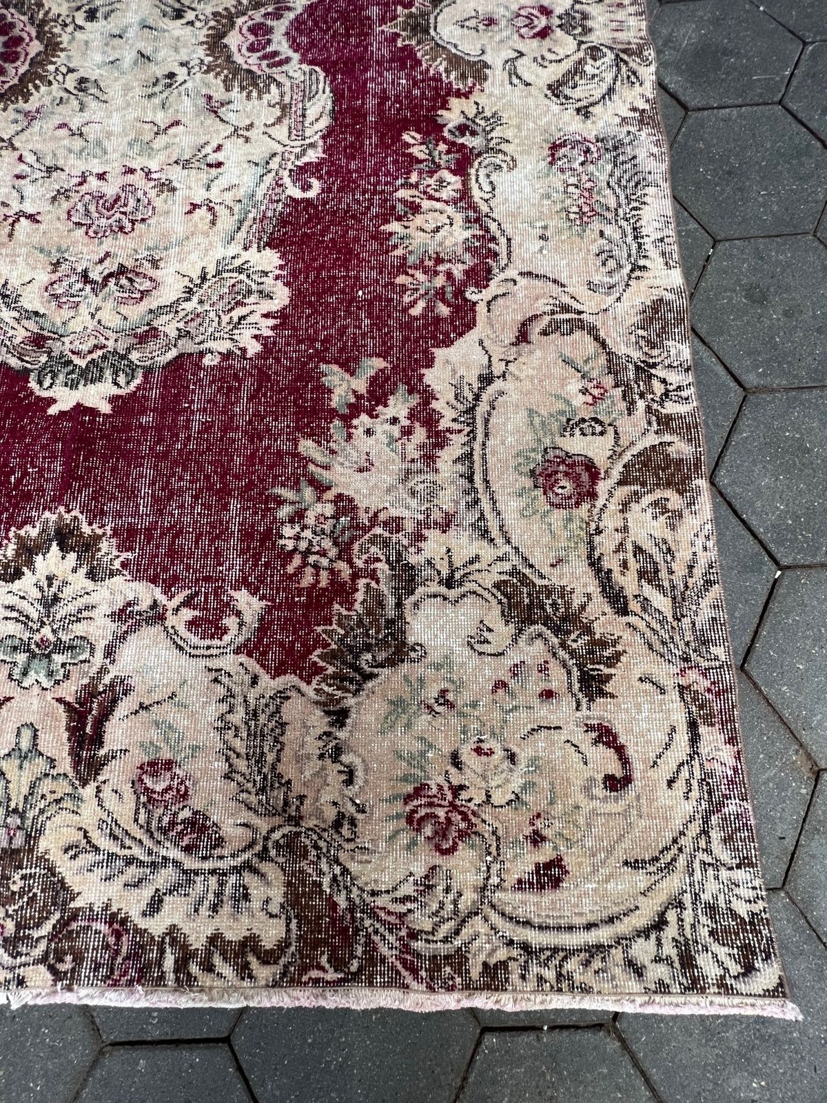 photo for sale Red Vintage Yuruk Carpet 186 X 287 Cm – Red Vintage Yuruk Carpet 186 X 287 Cm, 1960's