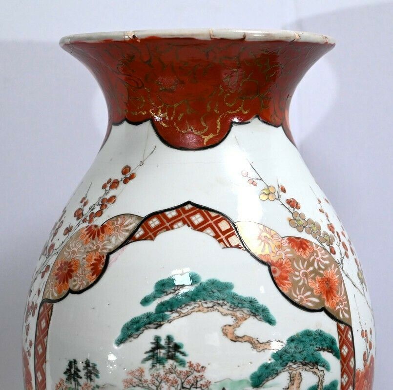 610.5241935649999 Large Japanese Porcelain Vase – Late 19th Century photo