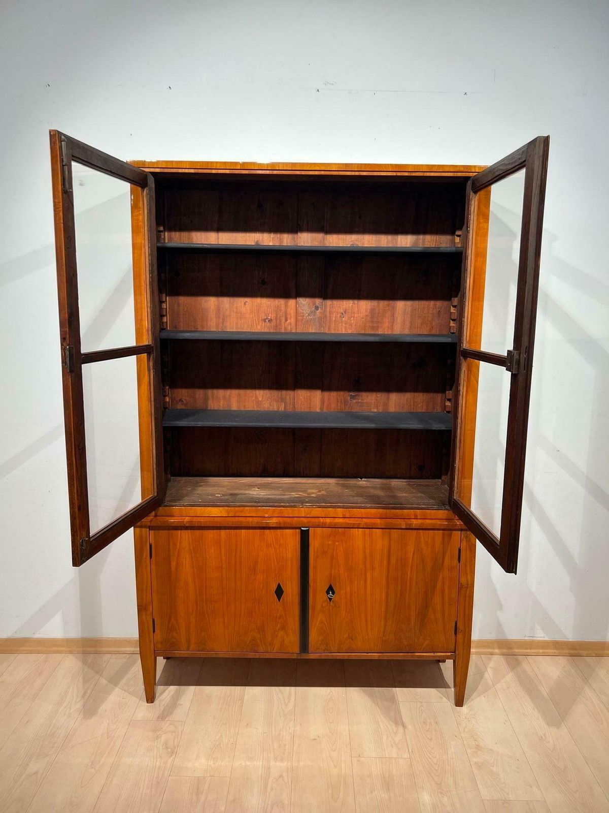 photo vinterior Biedermeier Top Showcase Or Vitrine, Cherry Wood, South Germany Circa 1830
