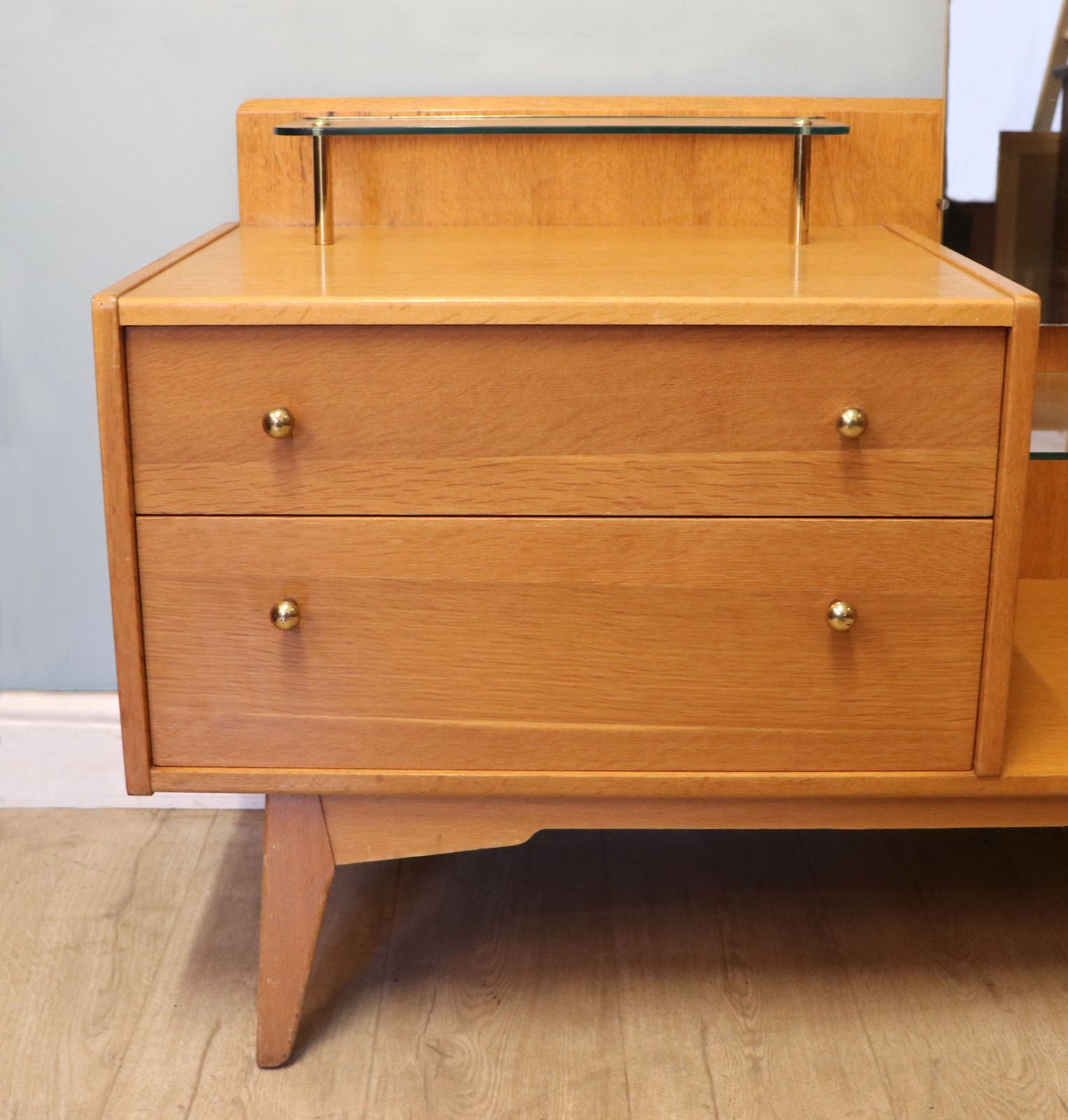 A Lovely & Unusual Light Oak Dressing Table By G Plan. photo 595.0