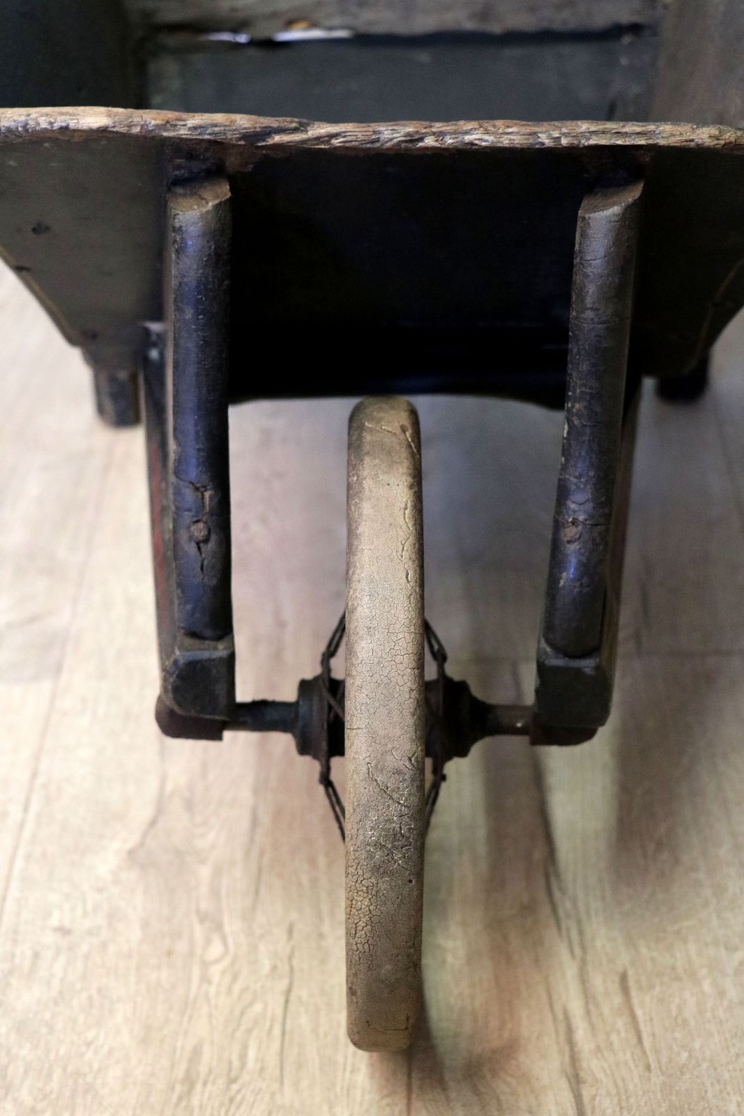 A Wonderful Antique Child’s Wheelbarrow! photo 245.0