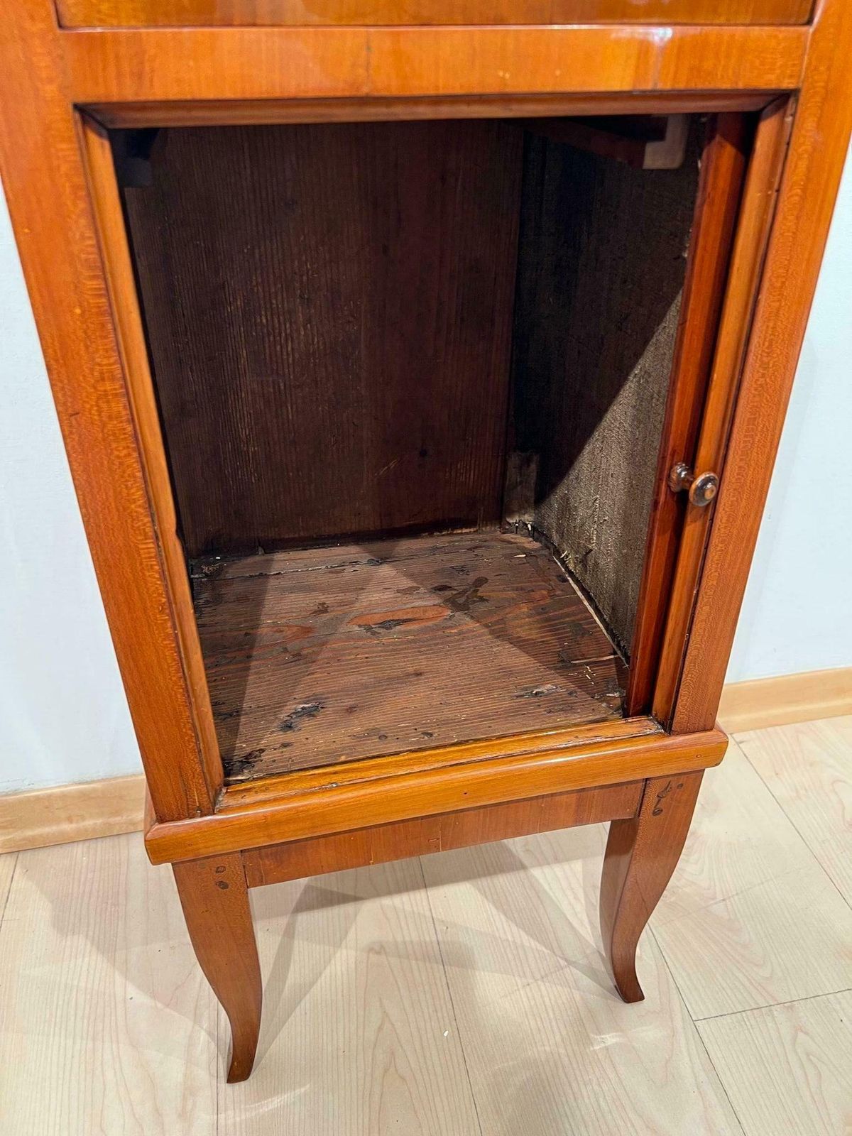 photo furniture Biedermeier Pillar Cabinet, Cherry Veneer, South Germany Circa 1820