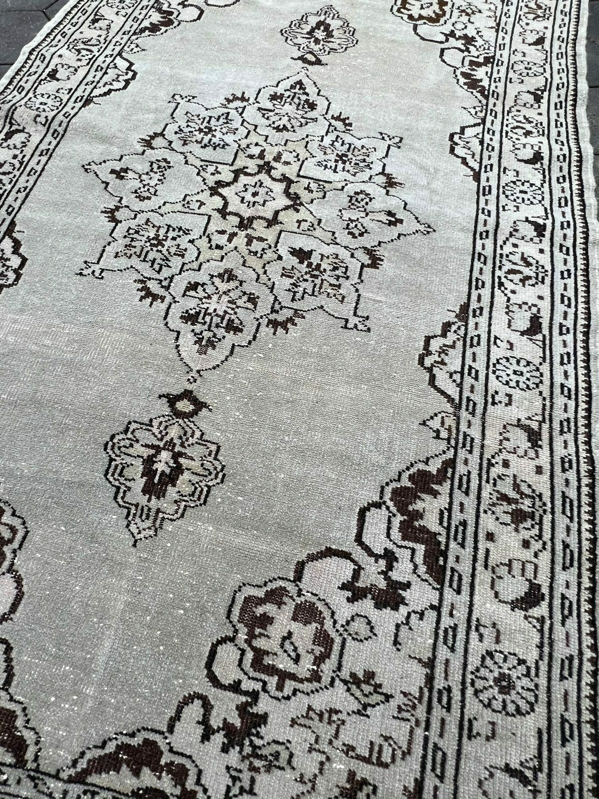 Gray Vintage Yuruk Carpet 260 X 154 Cm, 1960's