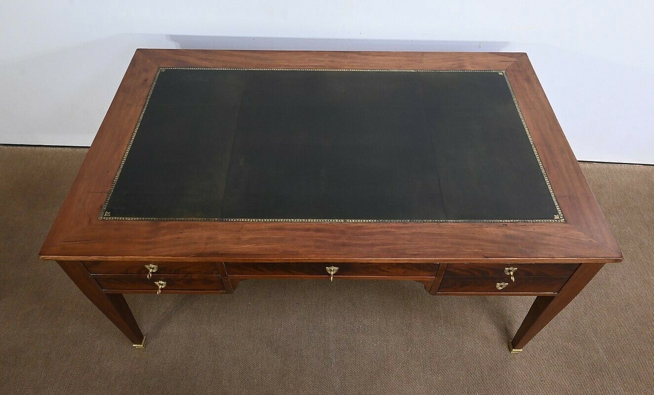 Important Directoire Period Desk – Early 19th Century photo vinterior