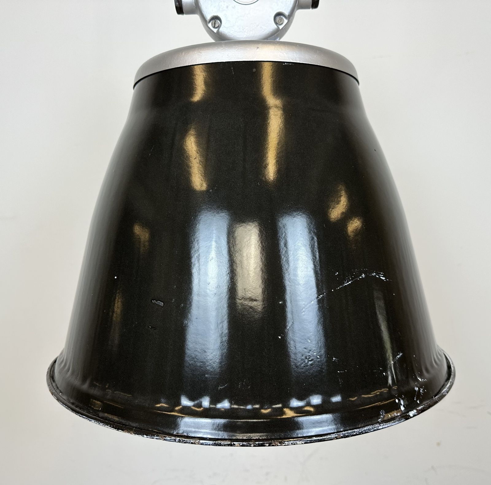 photo vintage Industrial Black Enamel Factory Pendant Lamp, 1960s, 49x