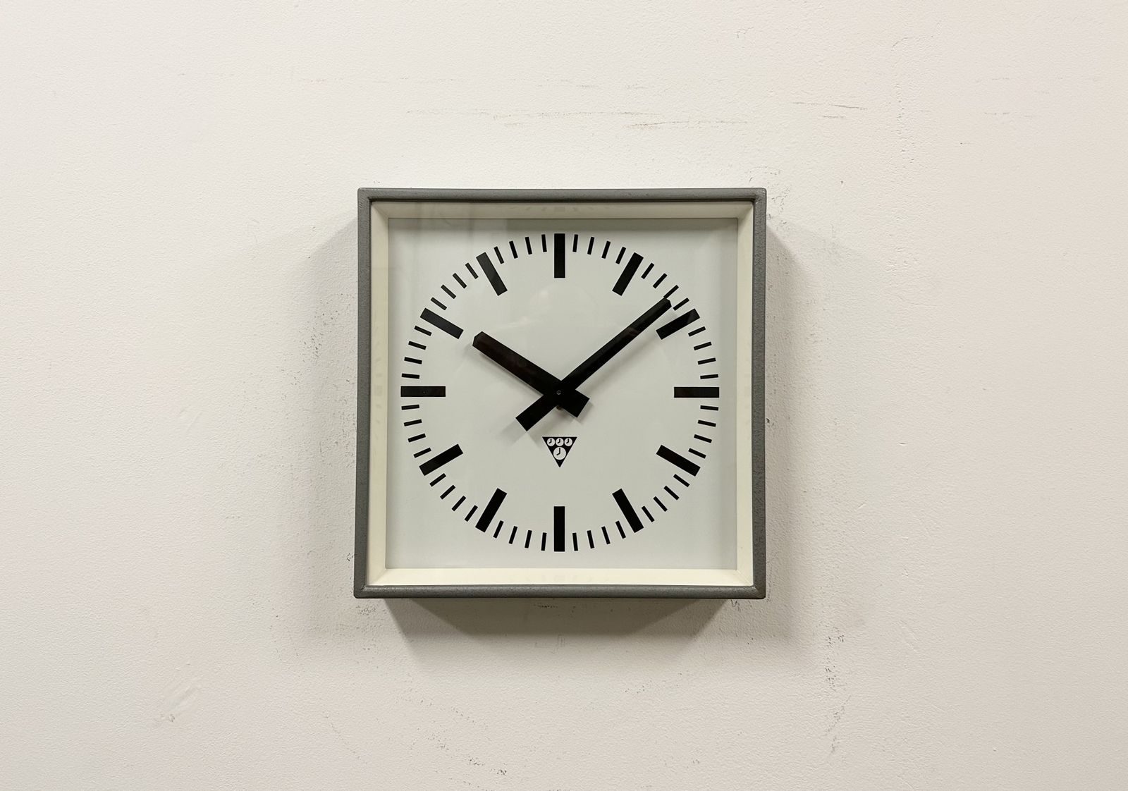 Grey Industrial Square Wall Clock From Pragotron, 1970s, 2x photo vinterior