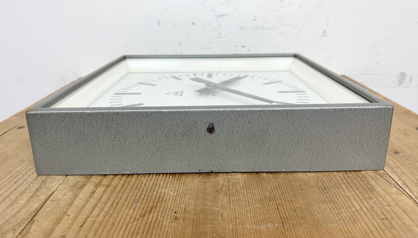 photo vinterior Grey Industrial Square Wall Clock From Pragotron, 1970s, 2x