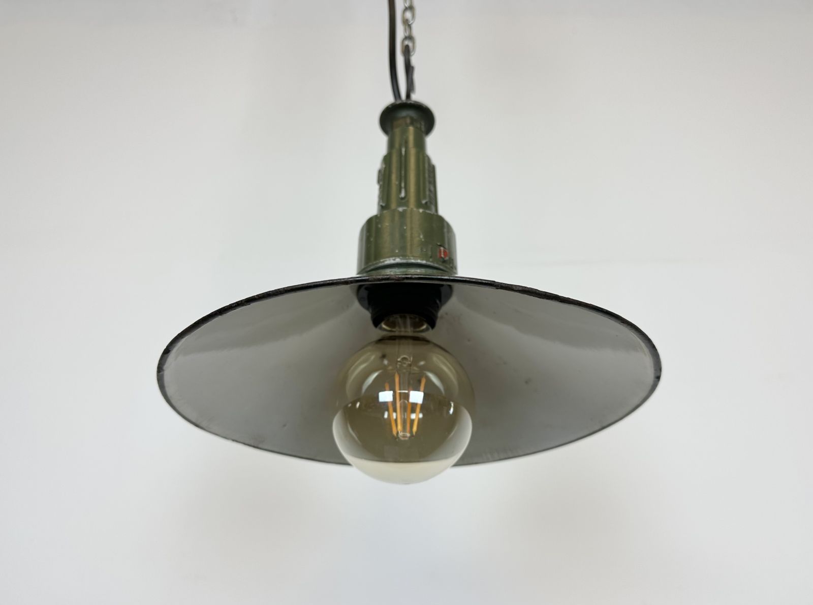 Industrial Green Enamel Military Pendant Lamp With Cast Aluminium Top, 1960s, 2x photo vintage