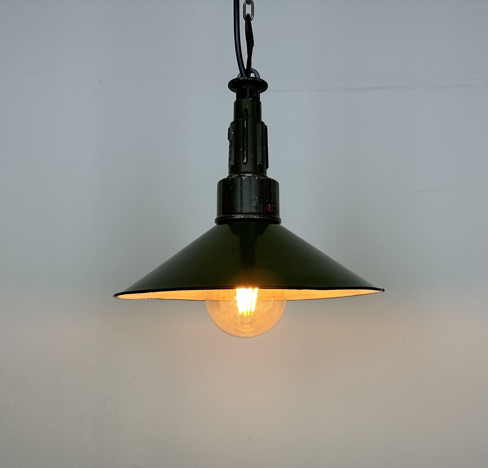 179.0 Industrial Green Enamel Military Pendant Lamp With Cast Aluminium Top, 1960s, 2x photo