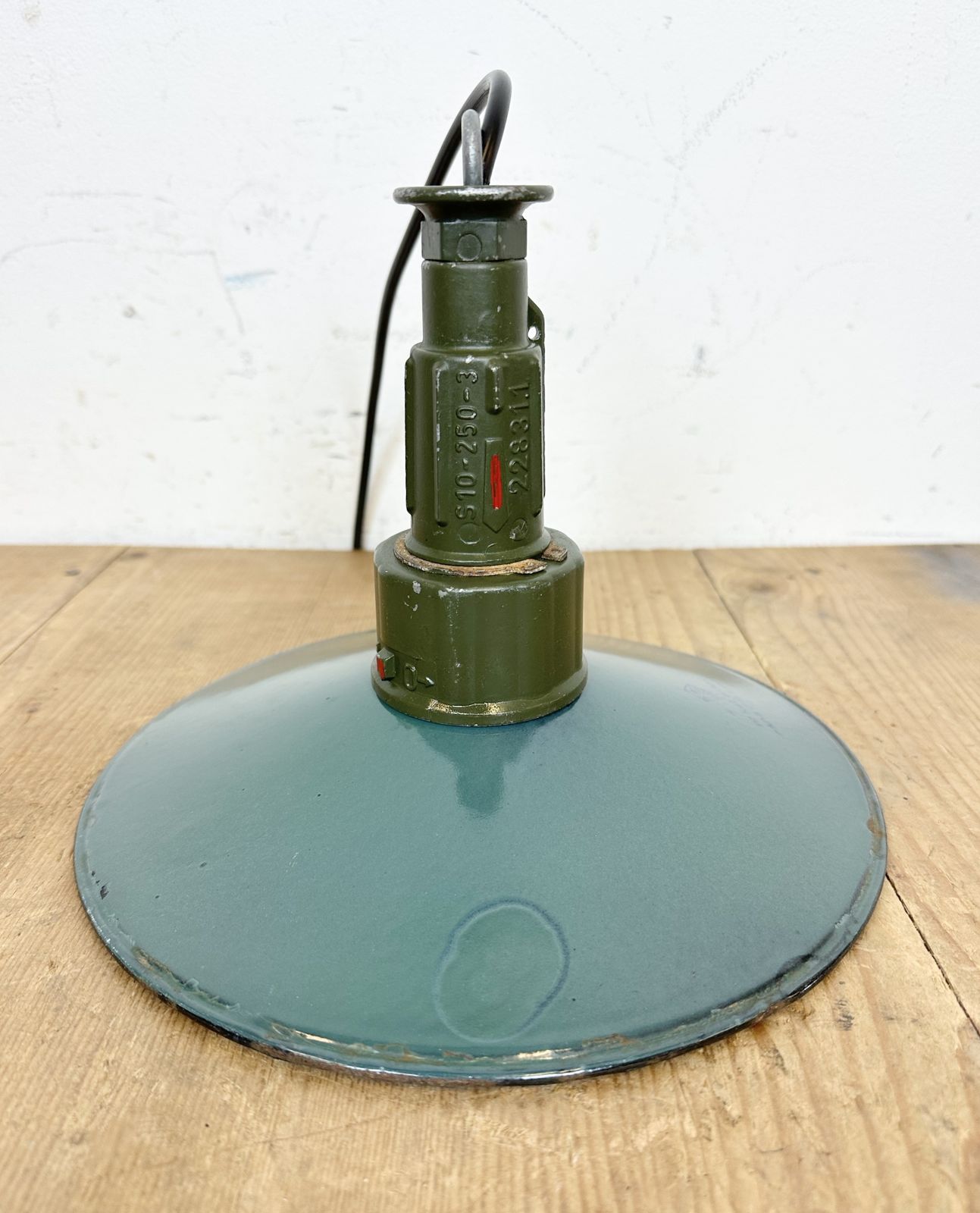 photo vinterior Industrial Petrol Enamel Military Pendant Lamp With Cast Aluminium Top, 1960s, 2x