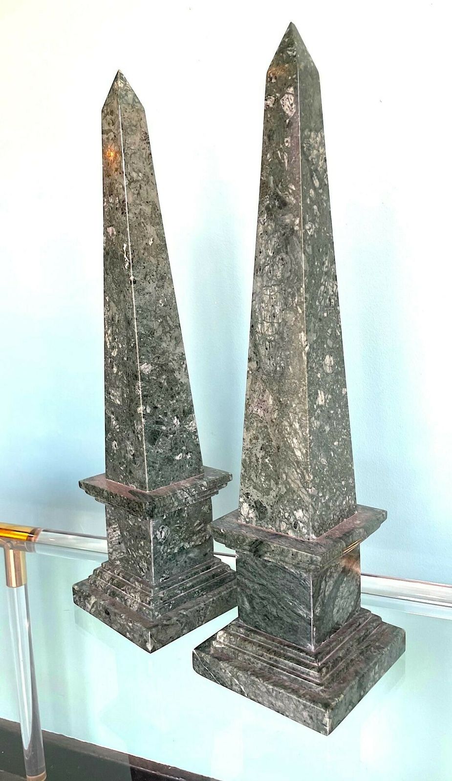 photo vinterior A Pair Of Italian Verde Indio Green Marble Obelisks