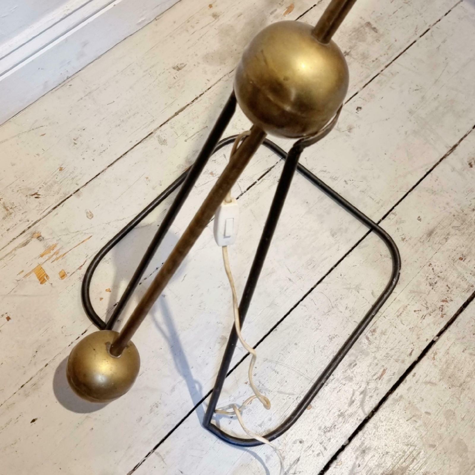 Floor Lamp In Brass And Lacquered Steel, Luci Milano, Midcentury Modern, Italian photo vintage