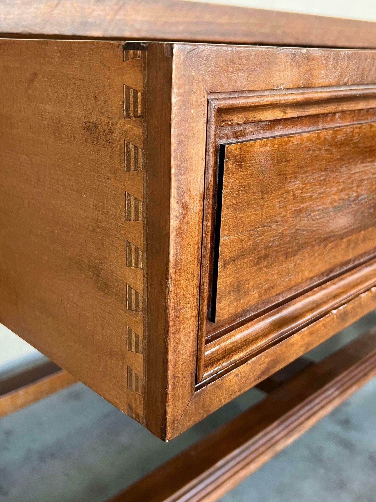 photo furniture Grande console du début du XXe siècle à deux tiroirs