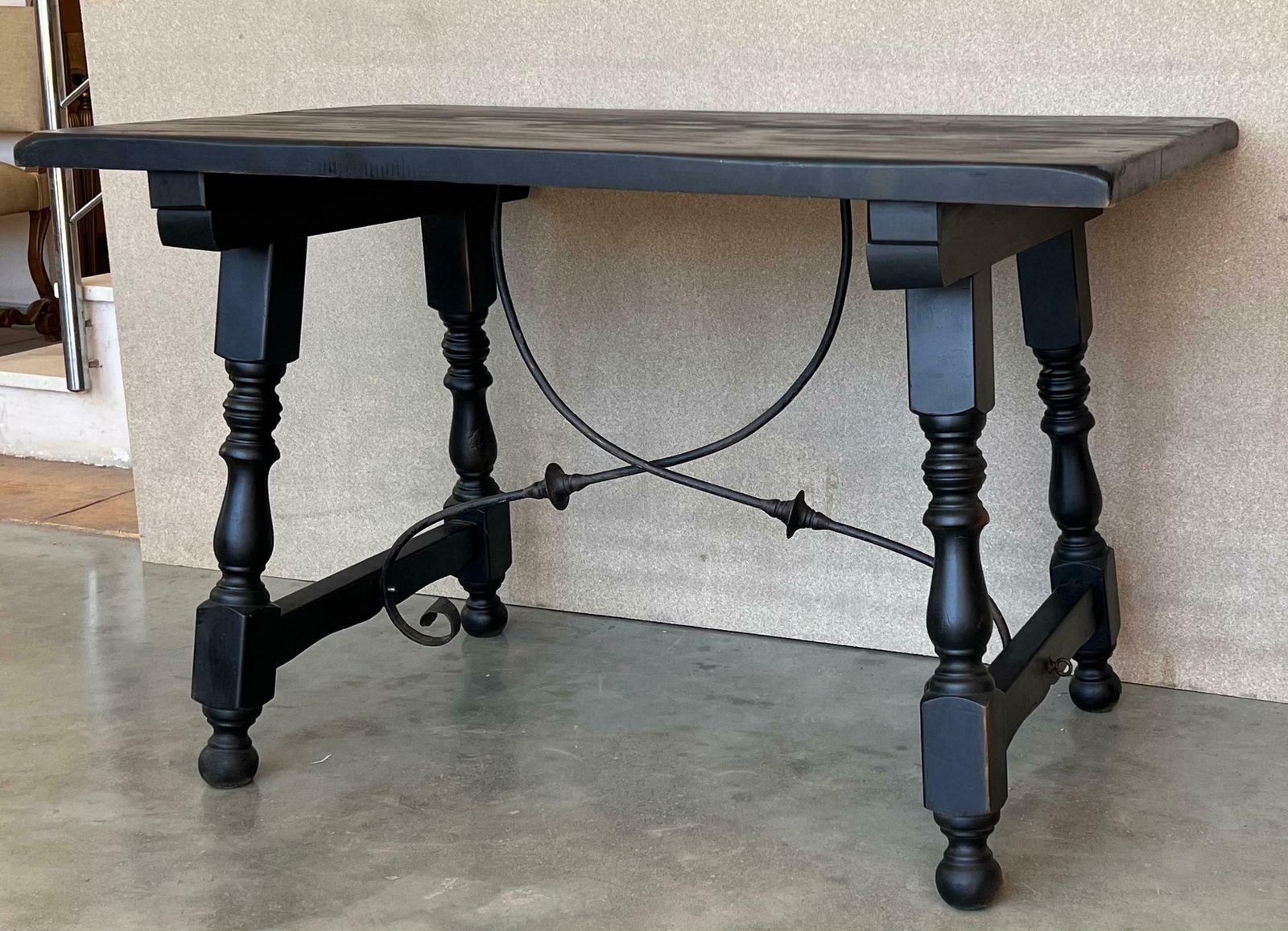 Table à manger ou de bureau Fratino espagnole en noyer, avec entretoise en fer, fin du XIXe siècle photo 5207.0