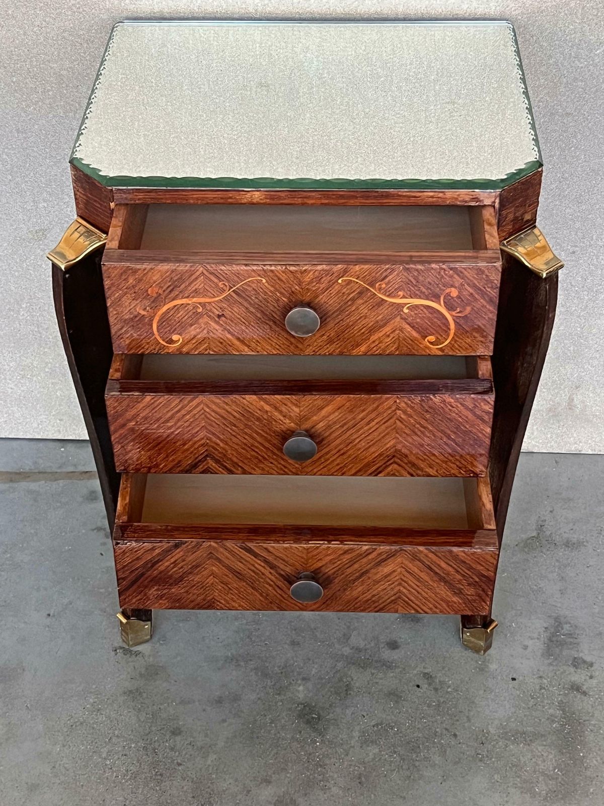 Early 20th Century Italian Neoclassical Pair Of Bedside Tables In Mahogany photo Furniture