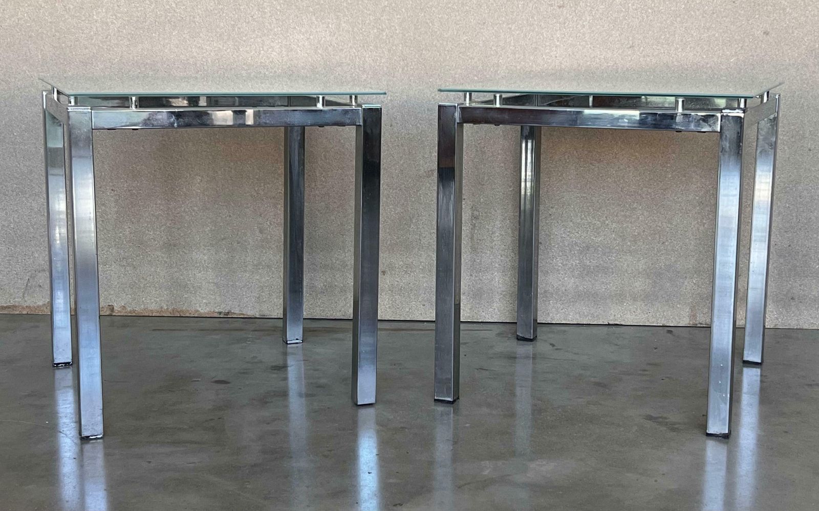Paire de tables d'appoint postmodernes, années 1970 photo Mobilier