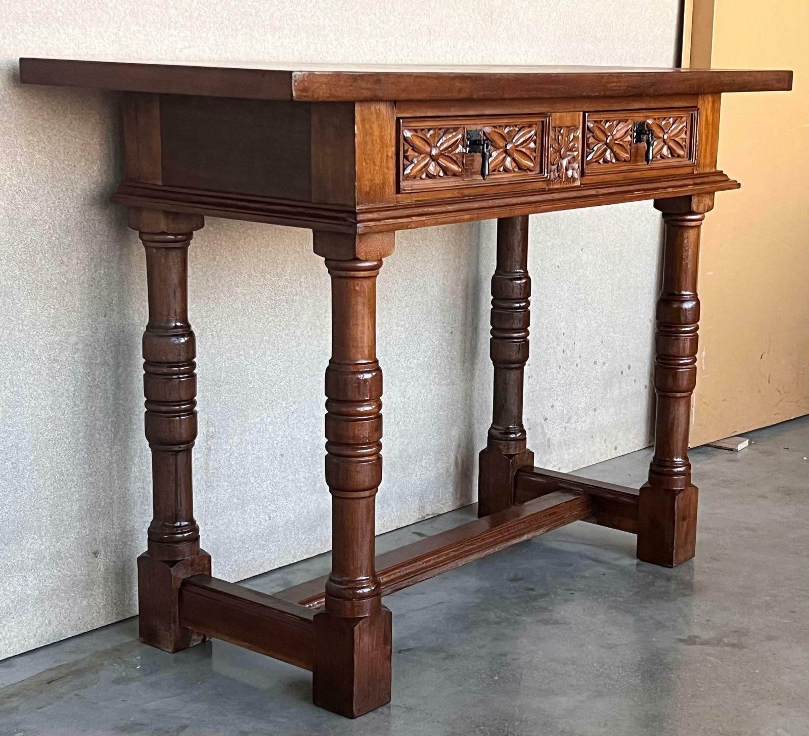 Early 20th Century Spanish Carved Console Table With Two Drawers photo Furniture