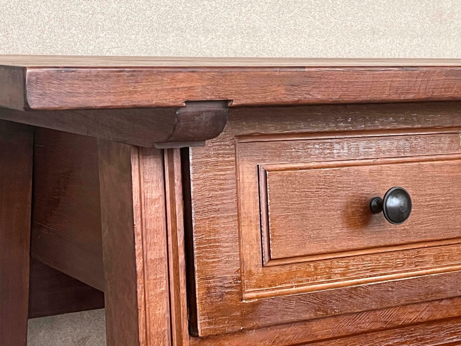 Mobilier Table d'appoint rustique artisanale des Pyrénées, fin du XIXe siècle photo