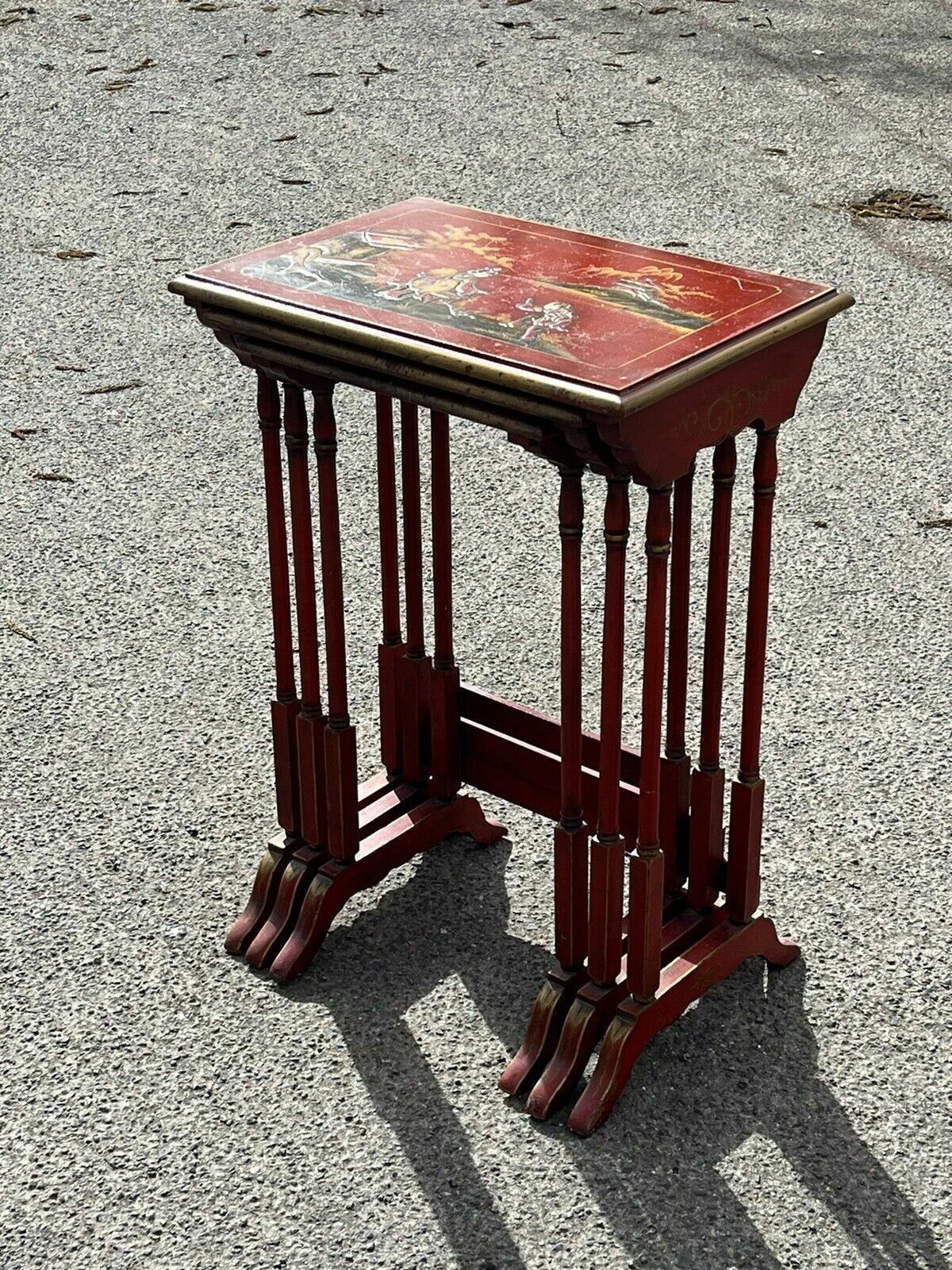 Edwardian Red Lacquered & Japanned Nest Of 3 Tables photo vinterior
