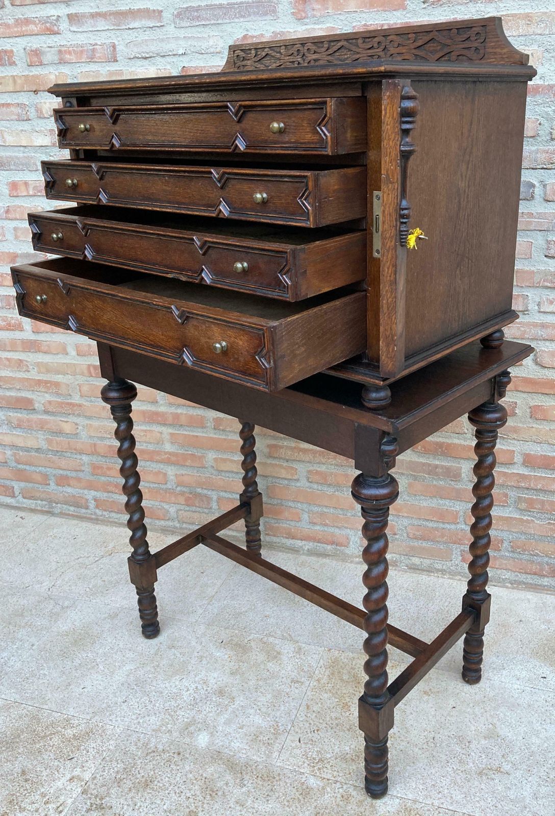 Cabinet à couverts français en chêne, quatre tiroirs, années 1920 photo buy