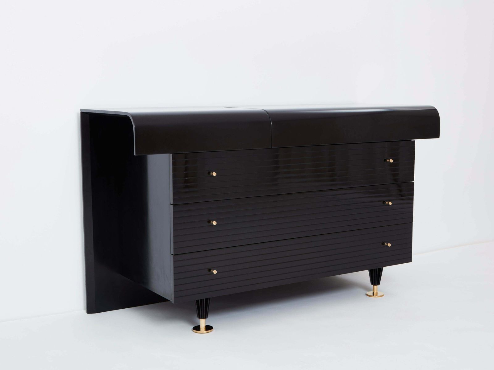 Commode Pierre Cardin laquée noire et laiton, années 1980 photo furniture