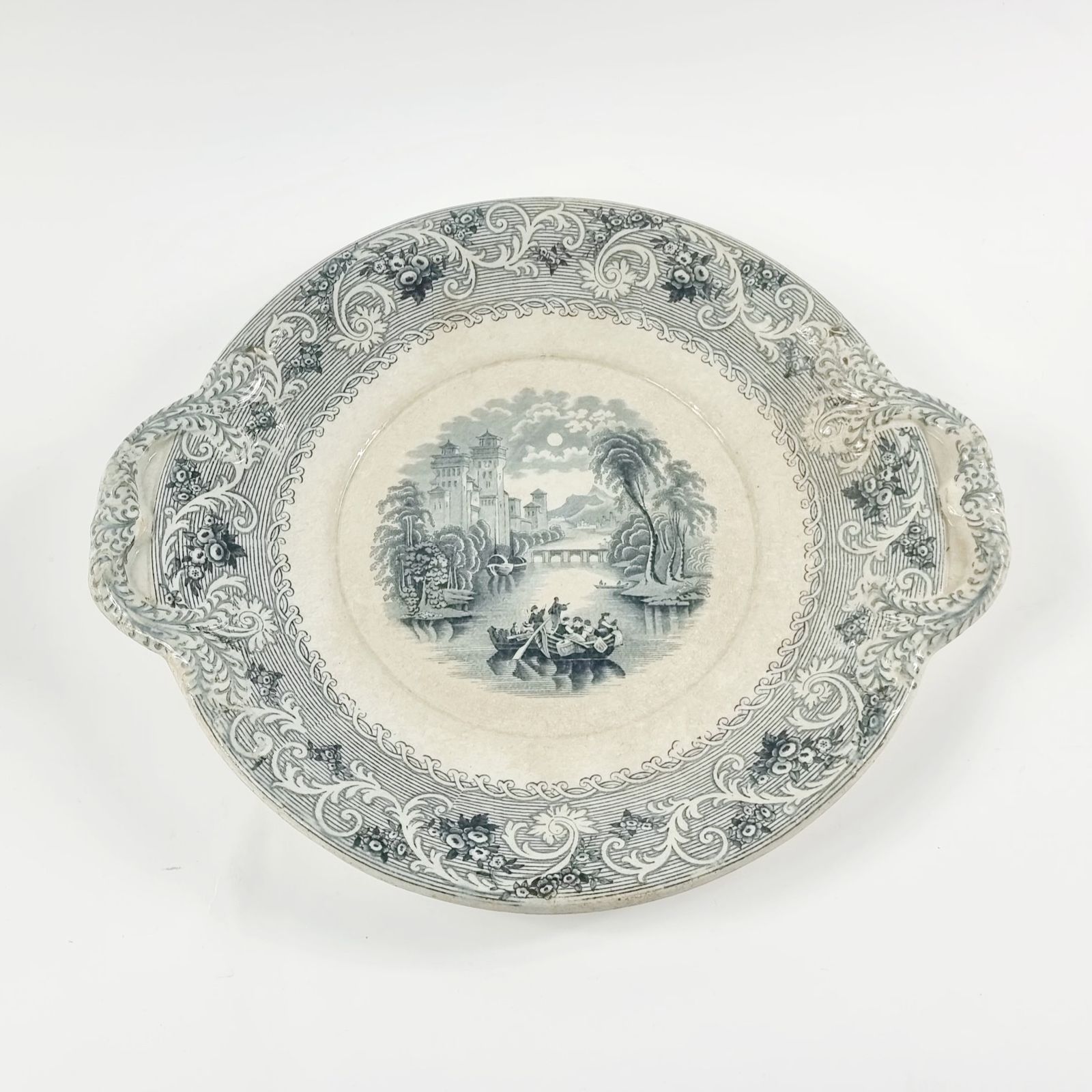 Large Victorian Decorative/Serving Plate In Rhine Pattern, United Kingdom, Late 19th Century photo furniture