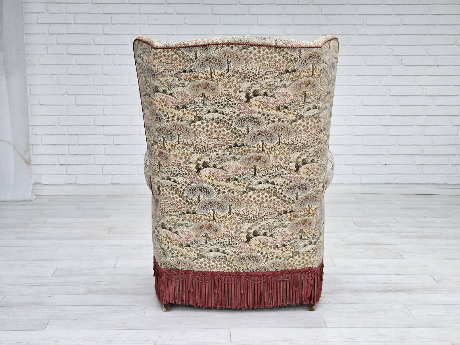 photo vinterior 1955 60s, Danish Design, High Back Armchair In Floral Multicolor Fabric, Original Condition.