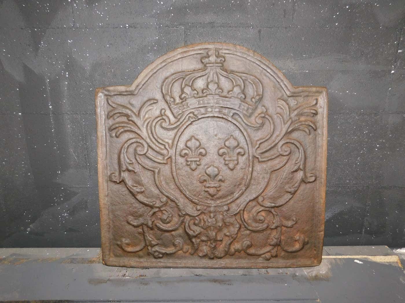 Fireplace Bottom Plate In Cast Iron With Lilies And Crown photo furniture