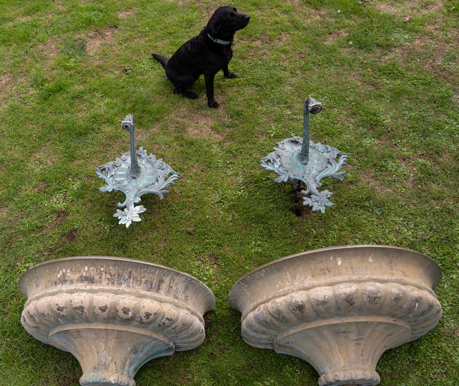 photo furniture Large French Wall Bronze Fountains