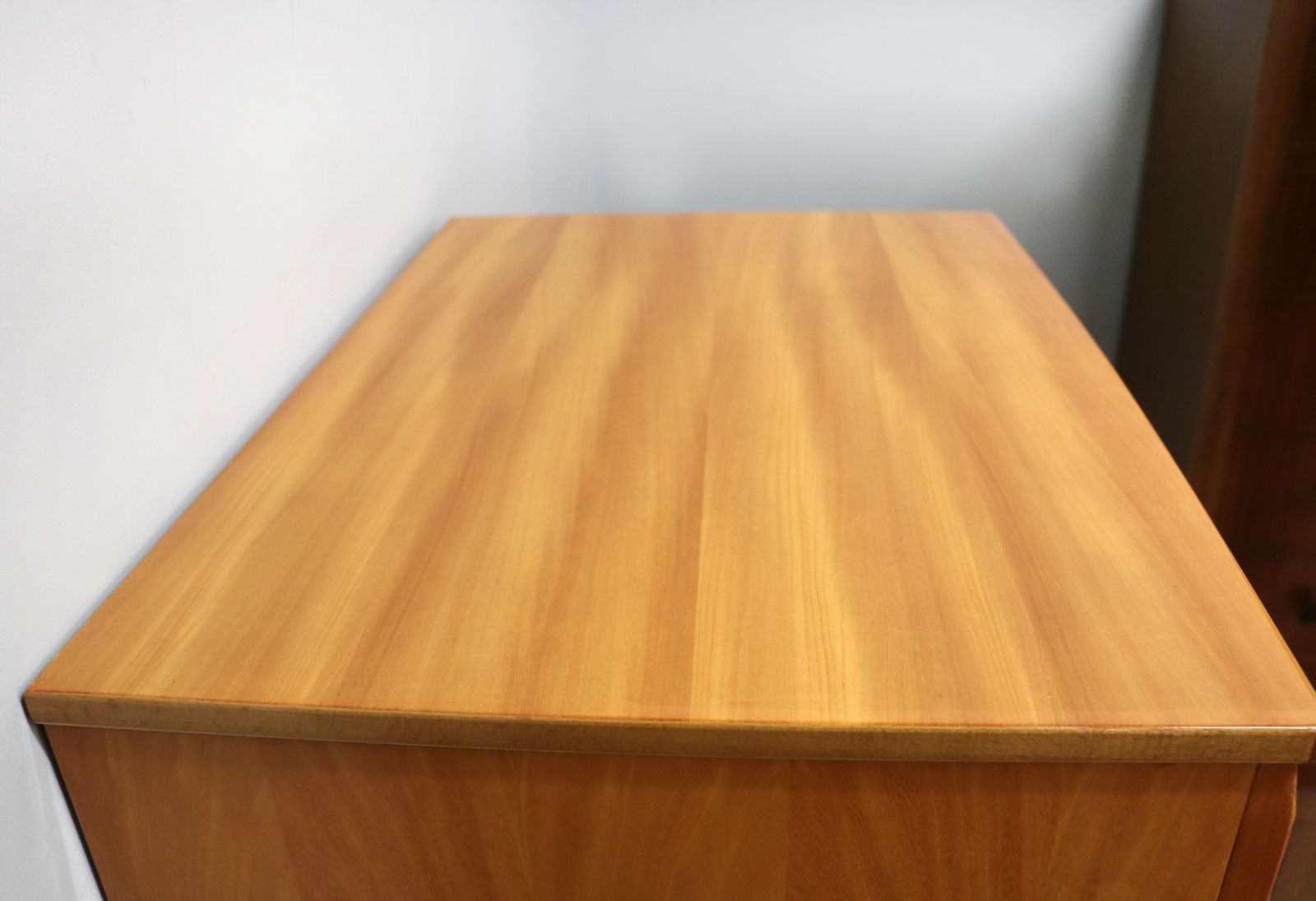 445.0 A Superb Teak Veneered Chest Of Drawers By Meredew. photo
