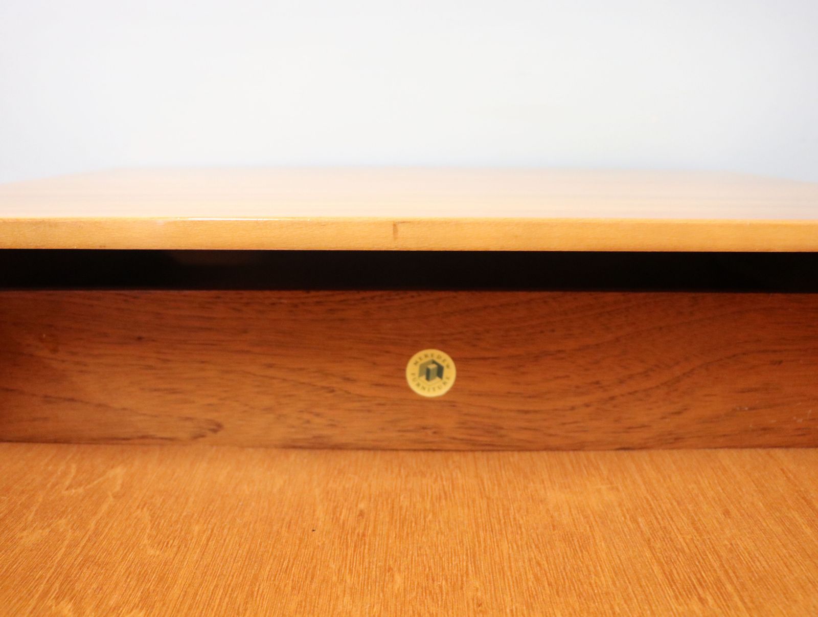 photo vinterior A Superb Teak Veneered Chest Of Drawers By Meredew.