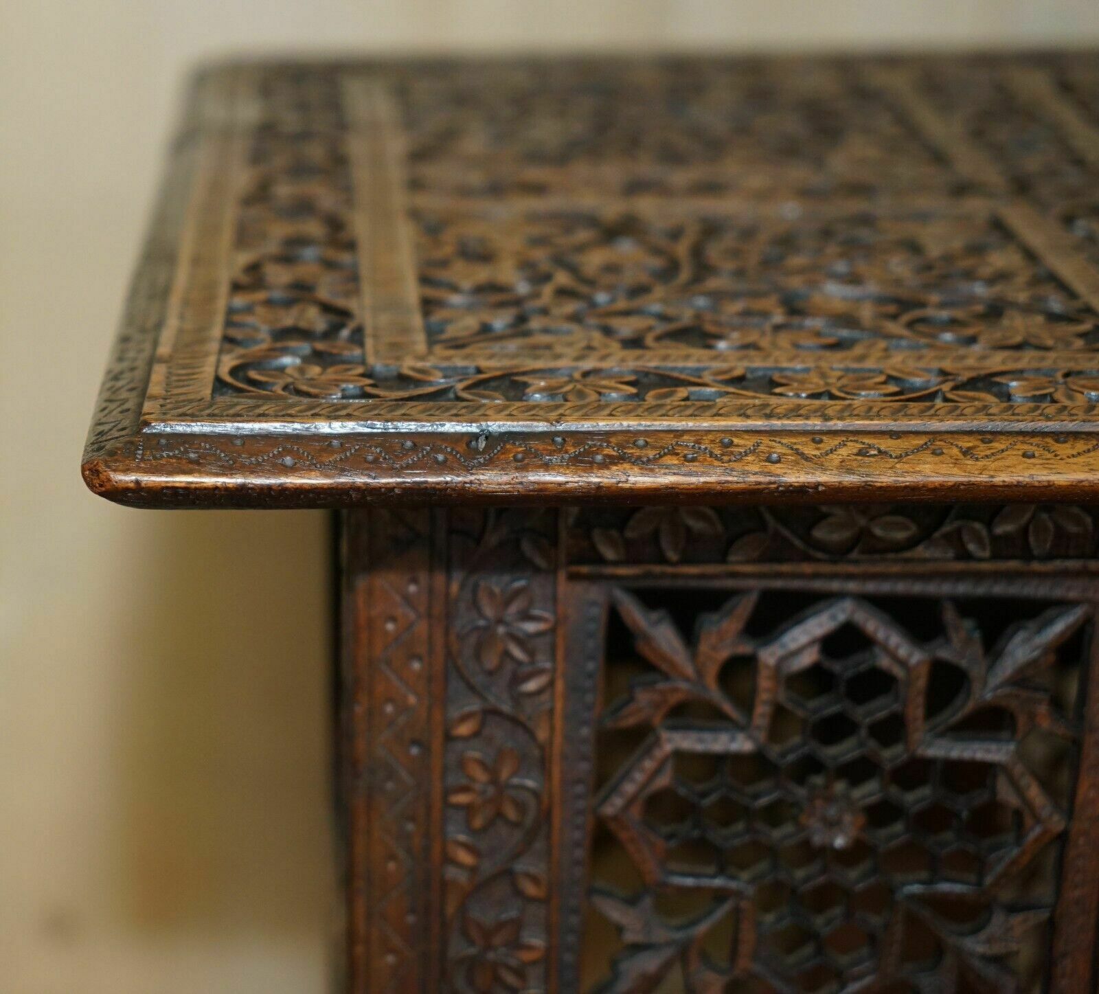 Ornately Hand Carved Anglo Indian Burmese Side Coffee Lamp Wine Folding Table photo 850.0