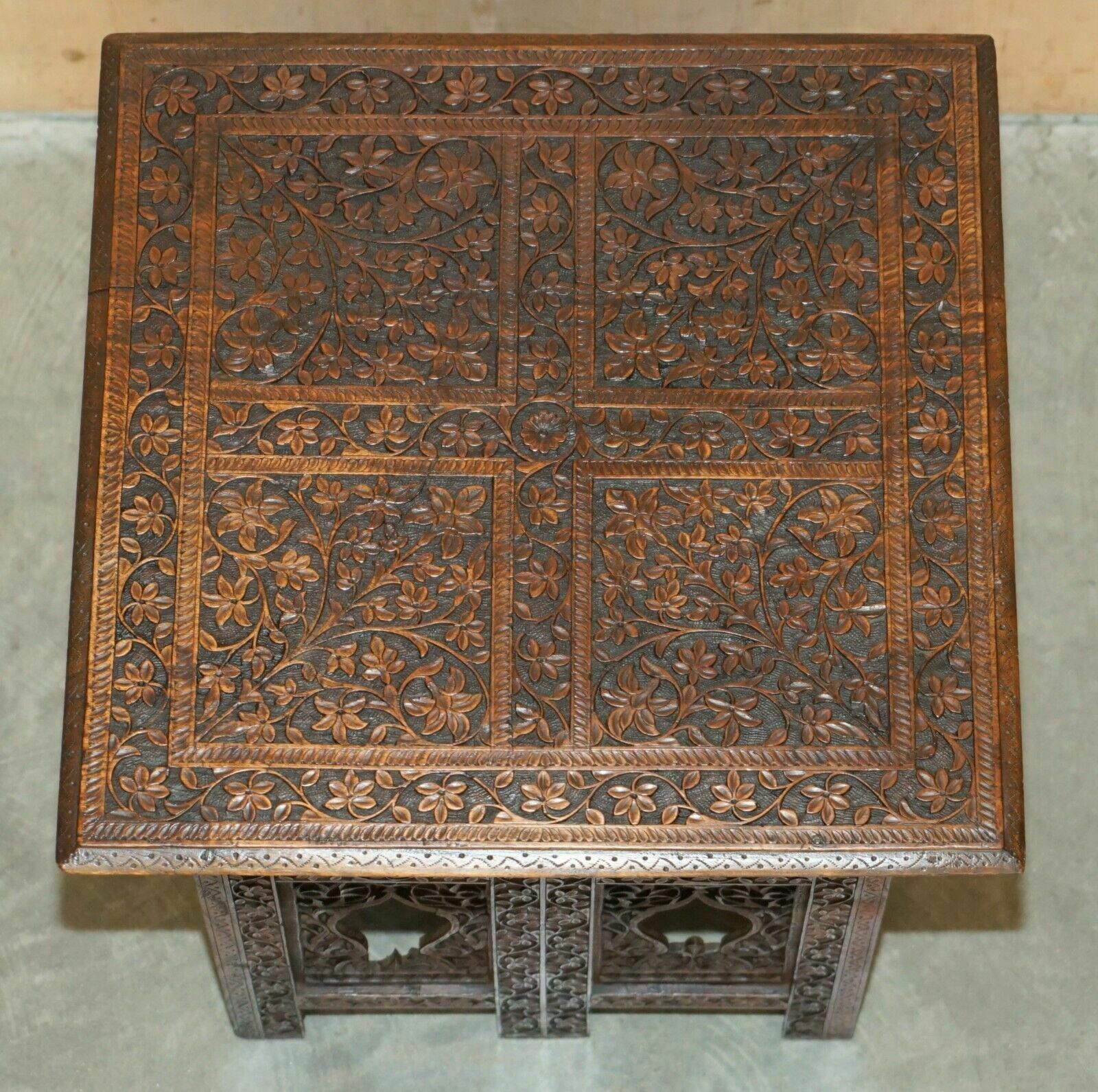 photo vinterior Ornately Hand Carved Anglo Indian Burmese Side Coffee Lamp Wine Folding Table