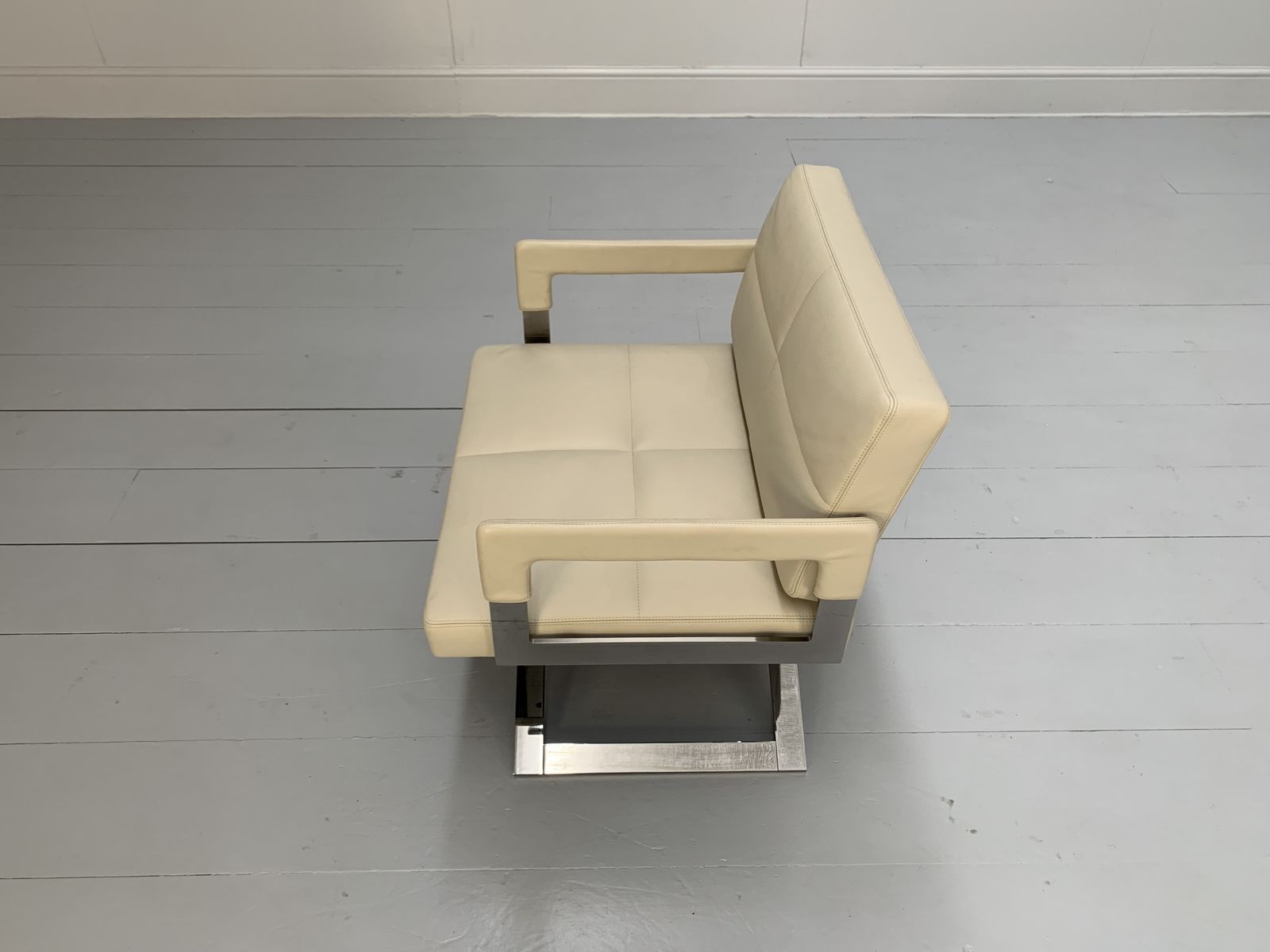 photo vinterior Suite Of 8 Poltrona Frau “Aster X” Dining Armchairs – In Ivory “Pelle Frau” Leather