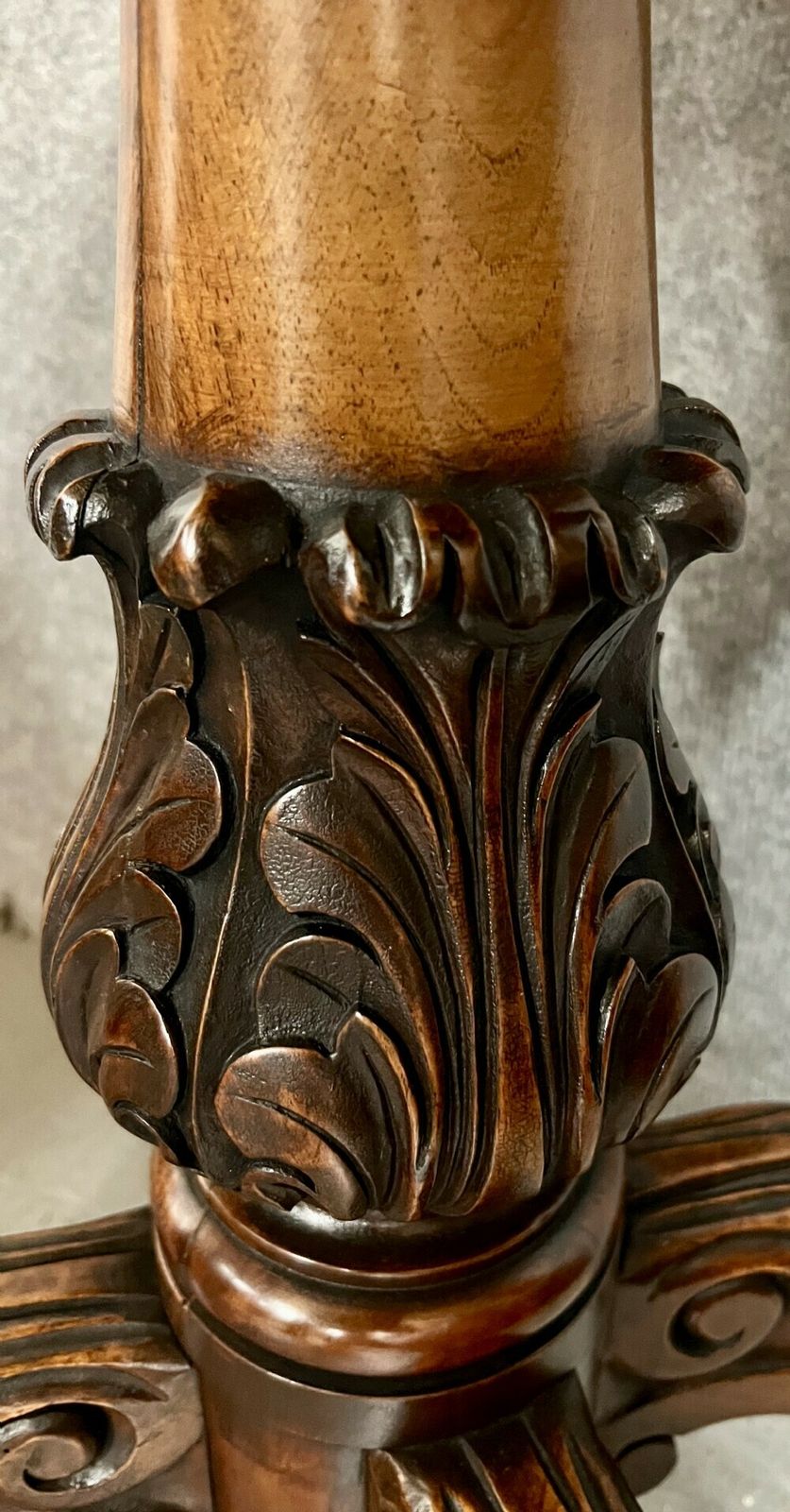 Fine Victorian Medium Size Centre Table photo vinterior