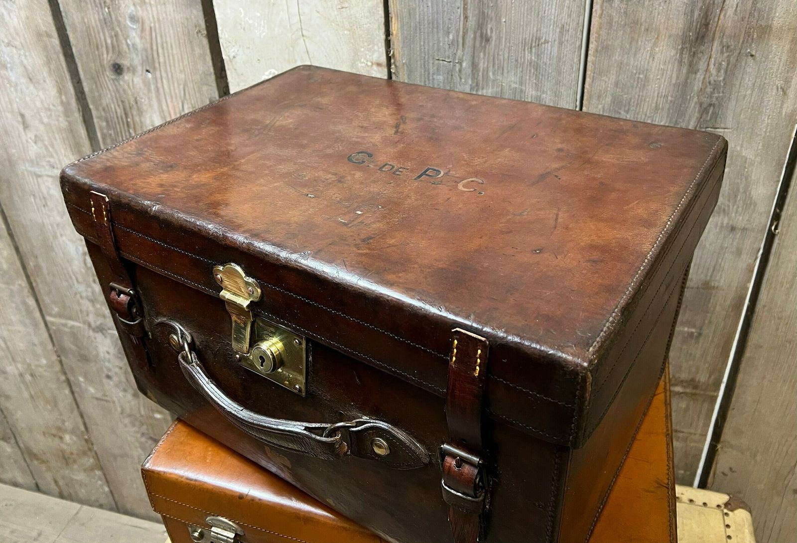 Victorian Solid Leather Hatbox Trunk By Army & Navy London photo furniture