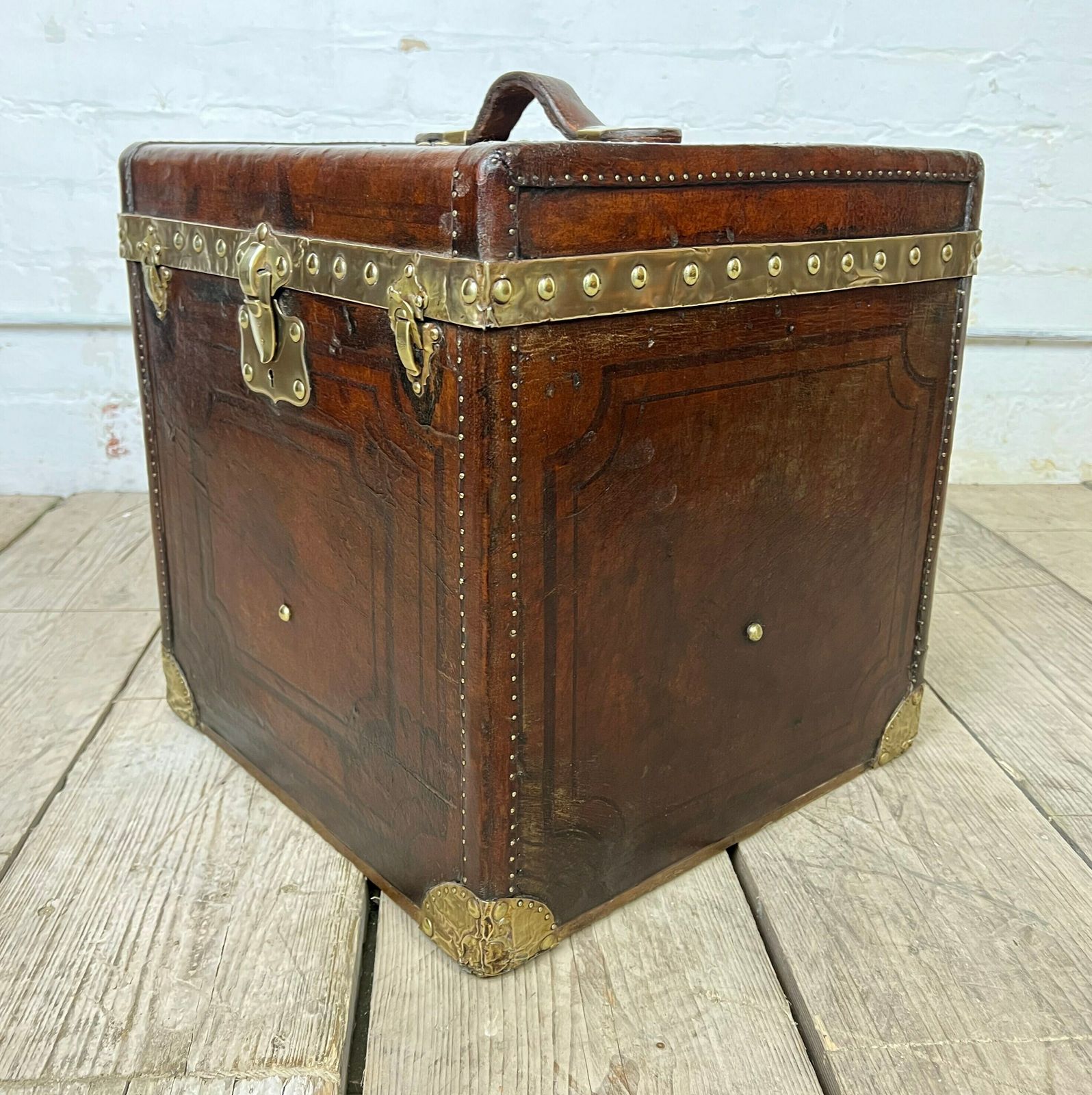Antique Leather Hatbox Trunk, Brass Bound Chestnut Brown Hatbox Trunk , Luxury Luggage photo 1030.0