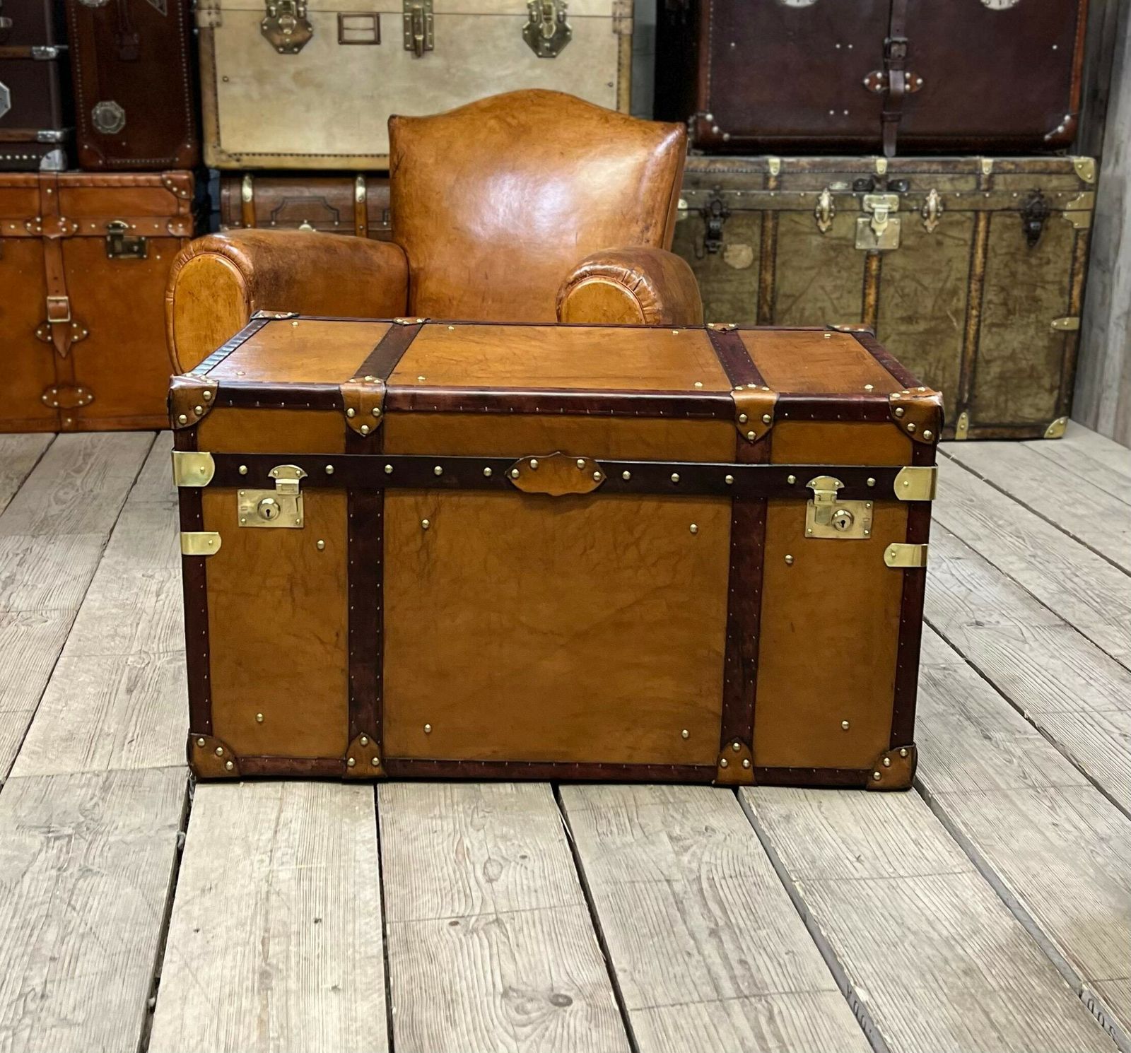 Luxury Leather Coffee Table Trunk, Chest , Room Decor , Leather Craft photo Furniture