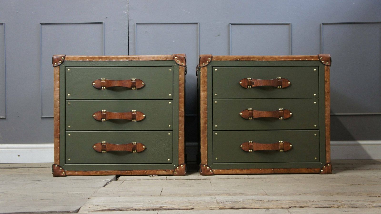 Luxury Leather Olive Green Tan Leather Trimmed Occasional Night Stands Vanities Bedroom Furniture Draws Consoles photo 2874.0