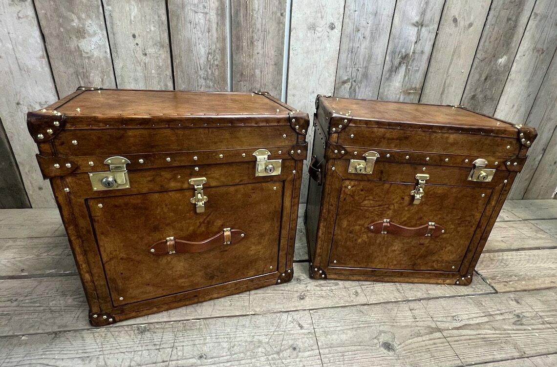 Luxury Nightstands In A English Captain Style Trunk Home Decor Furnishings photo 1839.0