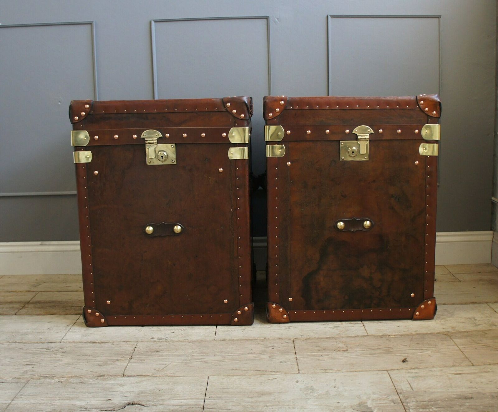 Original Antique English Leather Large Occasional Side Table Trunks photo buy
