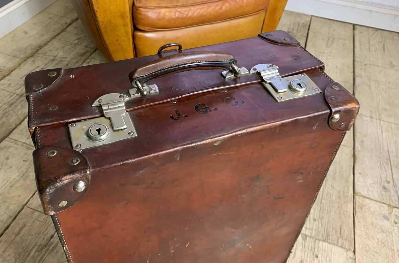 photo vintage Luxury English Leather Large Shoe Trunk 12 Pairs