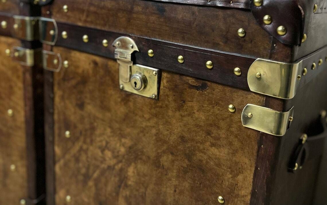 Hand Made Hand Dyed English Leather Traditional Travel Trunks Hone Decor End Tables photo vinterior
