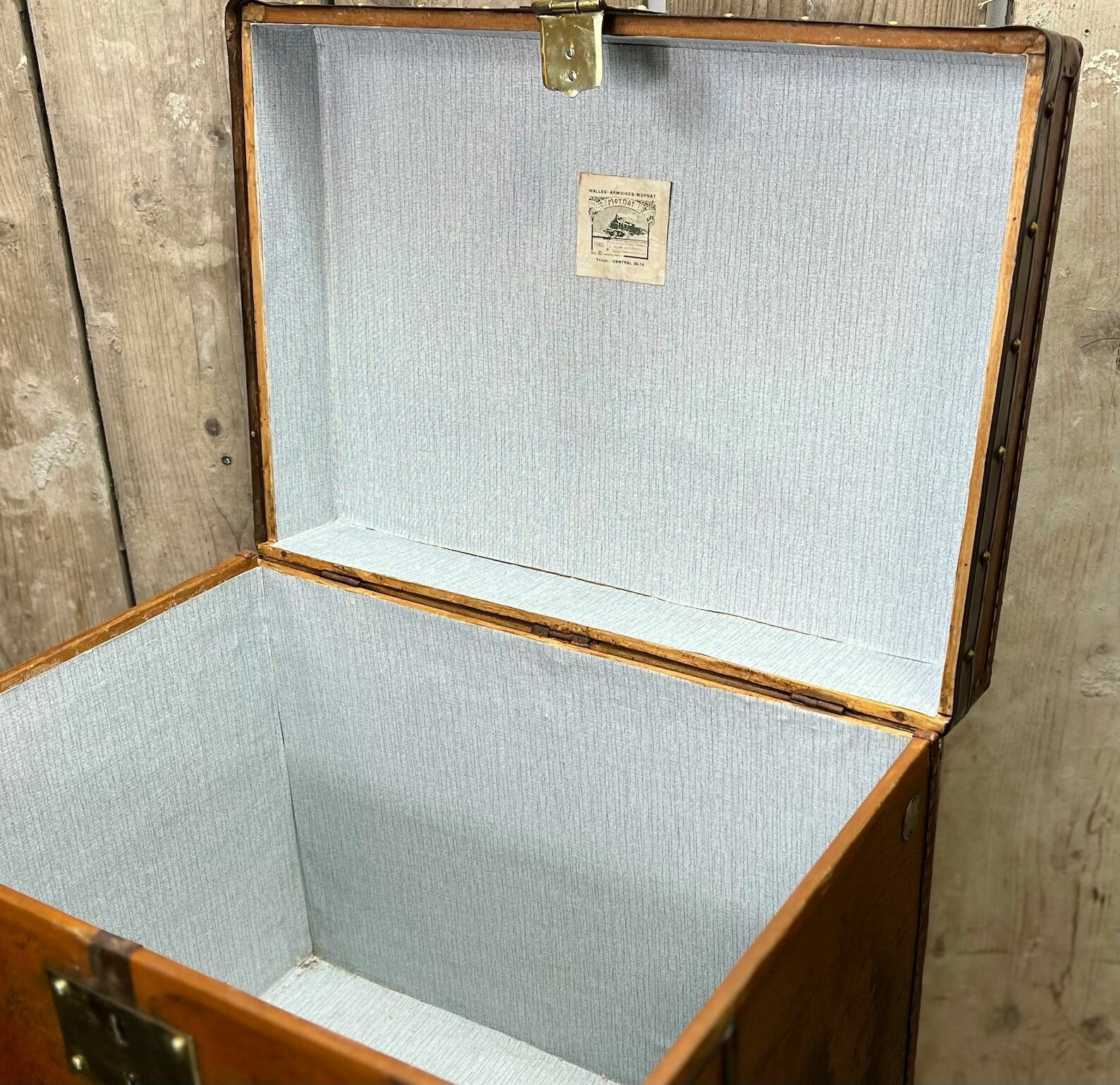 Luxury Moynat Antique Hat Box Travel Trunk Luxury Luggage Travel Intriors photo vinterior
